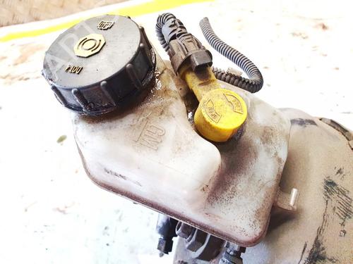 Used Brake fluid reservoir Brake fluid reservoir 35413845 35413845