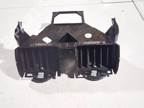 Used Air vent VW GOLF V (1K1) 1.6 (102 hp) 32592051