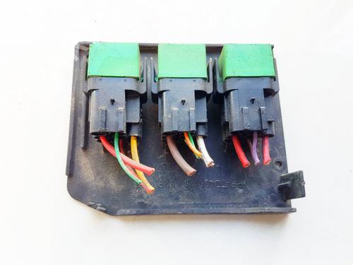 Used Fuse box Fuse box CITROËN XSARA Break (N2) 2.0 HDI 90 (90 hp) 33523308 33523308