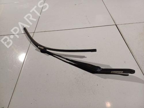 Used Front windshield wiper arm Front windshield wiper arm 32563805 32563805