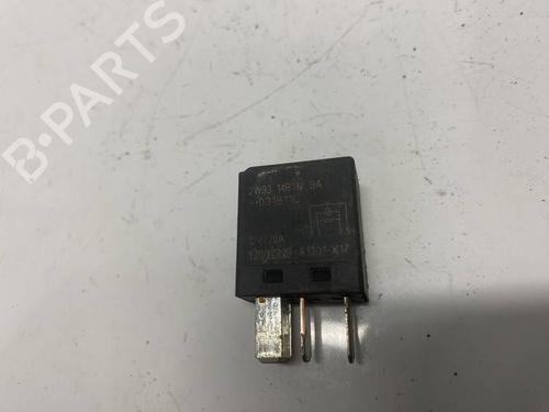 andre-ford-transit-van-fa_-_-2000-2001-2002-2003-2004-2005-2006-32575355 main image