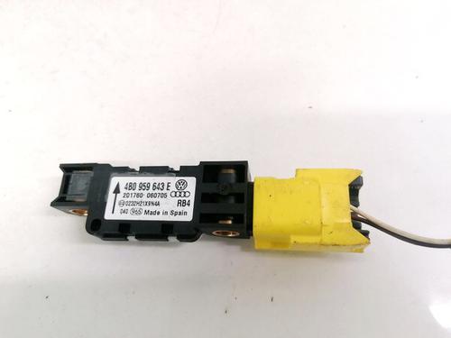Used Electronic module Electronic module VW PHAETON (3D1, 3D2, 3D3, 3D4, 3D6, 3D7, 3D8, 3D9) 3.2 V6 (241 hp) 32902134 32902134