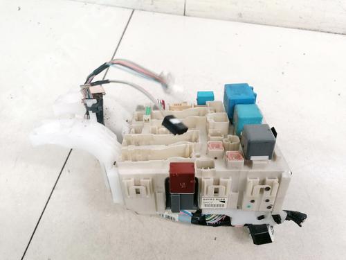 Used Fuse box Fuse box TOYOTA YARIS (_P9_) 1.4 D-4D (NLP90_, NLP90R) (90 hp) 32885511 32885511