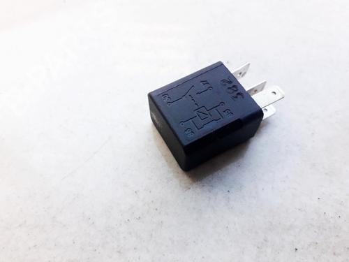 electronic-sensor-opel-zafira-a-mpv-t98-1999-2000-2001-2002-2003-2004-2005-2006-33099640 main image