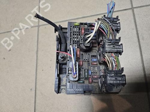Used Fuse box Fuse box PEUGEOT PARTNER Box Body/MPV 1.6 HDi (90 hp) 34121194 34121194