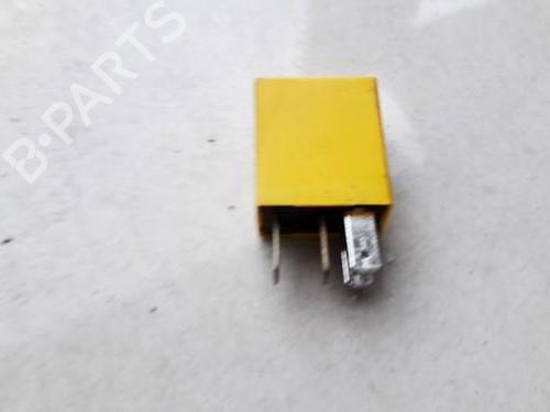 Used Electronic sensor Electronic sensor OPEL ASTRA G Hatchback (T98) 1.7 TD (F08, F48) (68 hp) 33528488 33528488