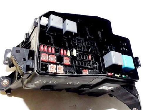 Used Fuse box Fuse box TOYOTA RAV 4 III (_A3_) 2.2 D 4WD (ALA30_, ALA30R) (136 hp) 33514692 33514692
