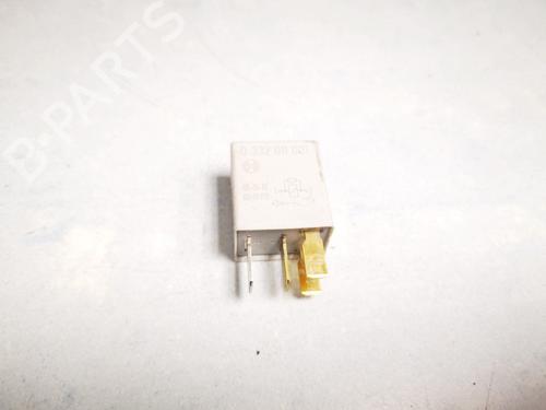 Used Electronic sensor Electronic sensor TOYOTA COROLLA Verso (ZER_, ZZE12_, R1_) 2.0 D-4D (CUR10_, CUR10R) (116 hp) 33108281 33108281