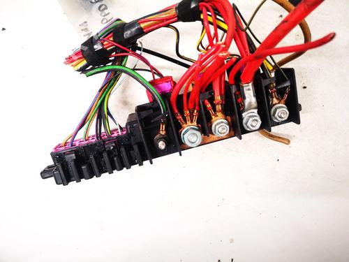 Used Fuse box VW PASSAT B5 Variant (3B5) 1.9 TDI (110 hp) 33078016