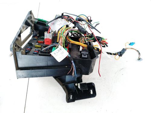 fuse-box-peugeot-206-sw-2ek-2002-33077110 main image