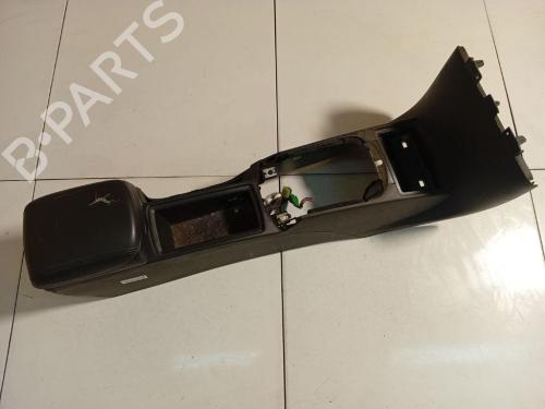 Used Armrest / Center console Armrest / Center console VOLVO V50 (545) 2.0 D (136 hp) 40616838 40616838