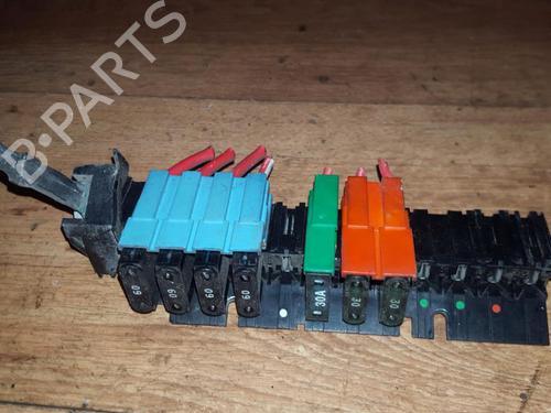 Used Fuse box Fuse box 33479221 33479221