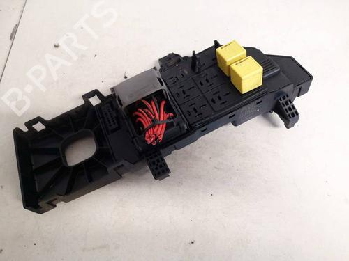 Used Fuse box Fuse box OPEL VECTRA C (Z02) 2.2 DTI 16V (F69) (125 hp) 32928332 32928332