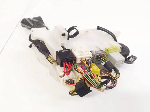 Used Fuse box Fuse box TOYOTA COROLLA Verso (ZER_, ZZE12_, R1_) 2.2 D-4D (AUR10_, AUR10R) (177 hp) 32626226 32626226