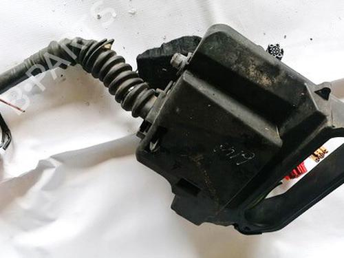 fuse-box-vw-passat-b55-3b3-2000-2001-2002-2003-2004-2005-33068353 main image