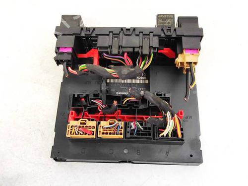 Used Fuse box Fuse box VW PASSAT B6 (3C2) 2.0 TDI (140 hp) 32931002 32931002