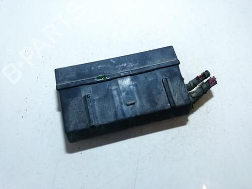 Used Fuse box Fuse box OPEL VECTRA B (J96) 2.0 i 16V (F19) (136 hp) 33515758 33515758