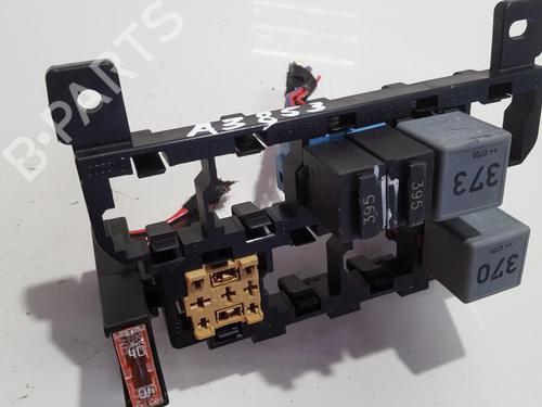 Used Fuse box Fuse box AUDI A6 C6 (4F2) 2.0 TDI (140 hp) 33506300 33506300