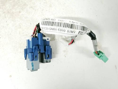 Used Fuse box Fuse box 32566159 32566159