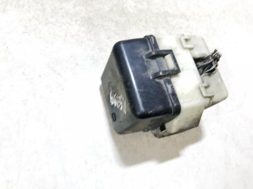 Used Fuse box Fuse box TOYOTA YARIS (_P1_) 1.3 (NCP10, SCP12_) (86 hp) 33524912 33524912