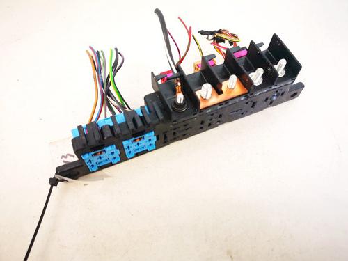 Used Fuse box Fuse box AUDI A4 B5 (8D2) 1.9 TDI (110 hp) 33078572 33078572