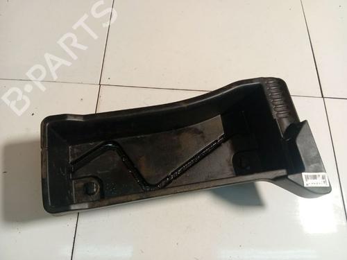 Guantera Guantera TOYOTA YARIS (_P9_) 1.4 D-4D (NLP90_, NLP90R) (90 hp) 36895139 36895139