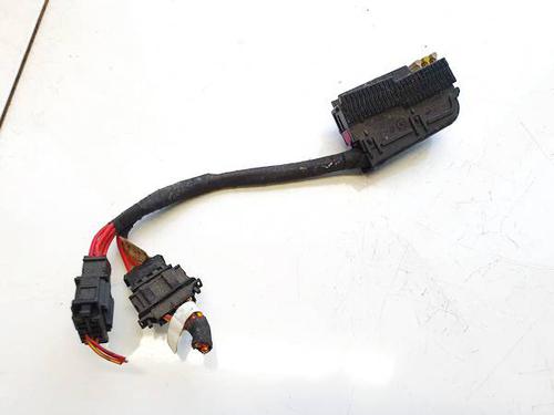 Used Fuse box VW TOURAN (1T3) 2.0 TDI (110 hp) 32615921