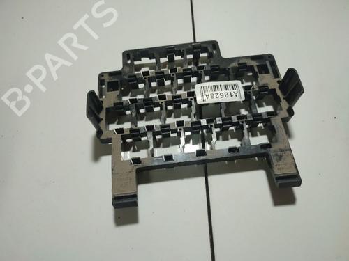 Used Fuse box Fuse box SEAT ALHAMBRA (7V8, 7V9) 1.9 TDI (110 hp) 32562683 32562683