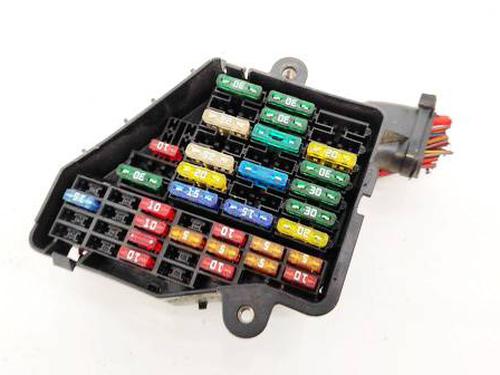fuse-box-audi-a4-b6-8e2-2000-2001-2002-2003-2004-2005-32940915 main image