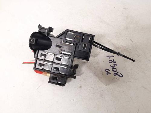 fuse-box-audi-a6-c6-4f2-2004-2005-2006-2007-2008-2009-2010-2011-32925391 main image