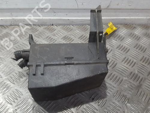 Used Fuse box Fuse box 33486373 33486373