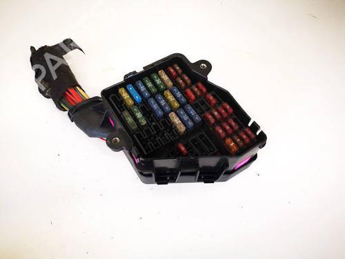 fuse-box-audi-a4-b5-8d2-1994-1995-1996-1997-1998-1999-2000-2001-32567753 main image