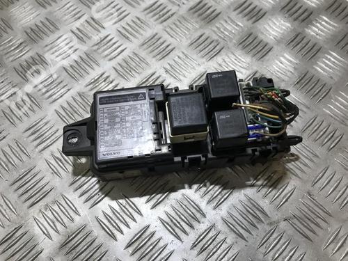 Used Fuse box Fuse box 33497632 33497632