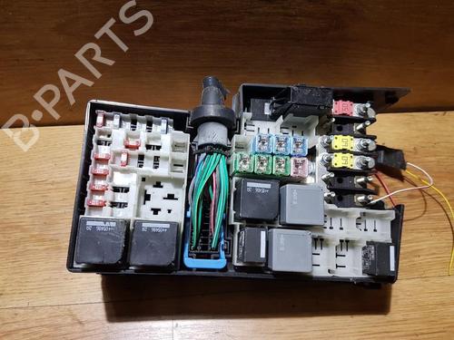 Used Fuse box Fuse box FORD FOCUS II (DA_, HCP, DP) 1.6 (100 hp) 33482054 33482054