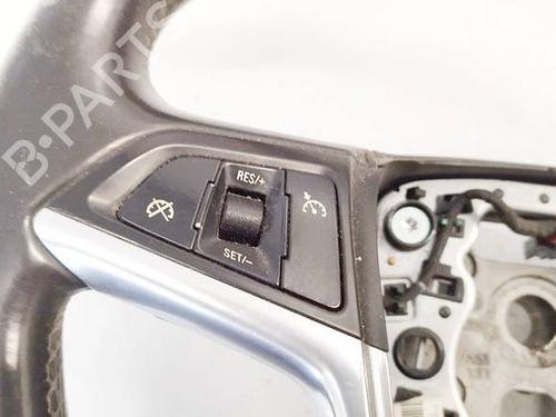 Used Steering wheel controls Steering wheel controls 37084658 37084658