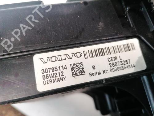 Fuse box VOLVO V70 II (285) D5 | BP32913146E1 - Image 3