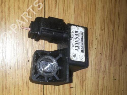 Used Electronic module Electronic module RENAULT MEGANE II (BM0/1_, CM0/1_) 1.4 16V (82 hp) 33499358 33499358