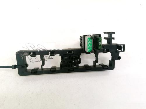 Used Fuse box VW PASSAT B6 (3C2) 2.0 TDI (140 hp) 32904946