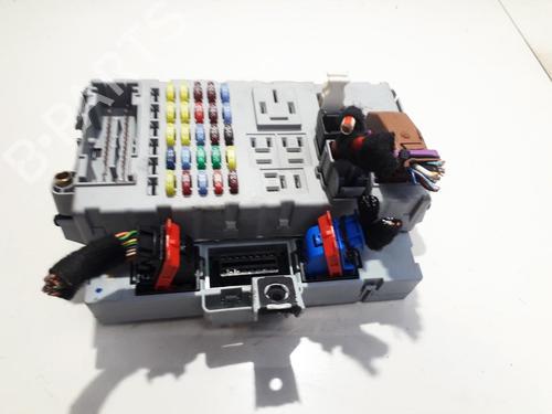 Used Fuse box Fuse box FIAT CROMA (194_) 1.9 D Multijet (194AXC1B, 194AXC12) (150 hp) 33523133 33523133