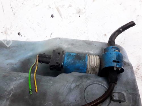 Used Washer pump Washer pump VW PASSAT B3/B4 Variant (3A5, 35I) 1.9 TD (75 hp) 35881648 35881648