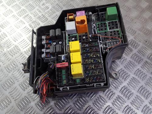 fuse-box-opel-corsa-c-x01-2000-2001-2002-2003-2004-2005-2006-2007-2008-2009-33493640 main image