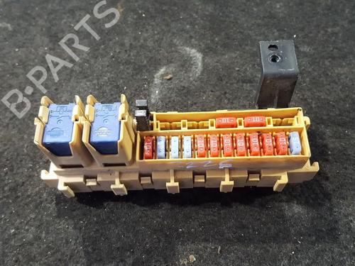 Used Fuse box Fuse box NISSAN MICRA III (K12) 1.2 16V (80 hp) 33483491 33483491