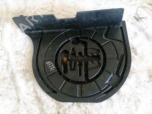 Used Boot lining Boot lining TOYOTA YARIS (_P1_) 1.4 D-4D (NLP10_, NLP10R) (75 hp) 35500515 35500515