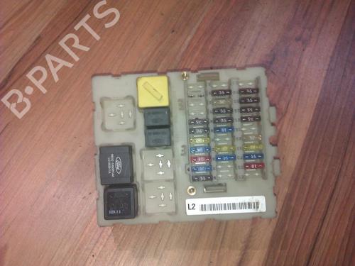 fuse-box-ford-focus-i-daw-dbw-1998-1999-2000-2001-2002-2003-2004-2005-2006-2007-2008-2009-33501649 main image