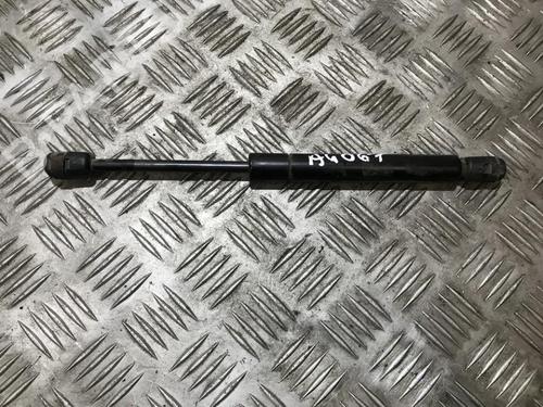 tailgate-lift-support-audi-a4-b5-8d2-1994-1995-1996-1997-1998-1999-2000-2001-35691787 main image