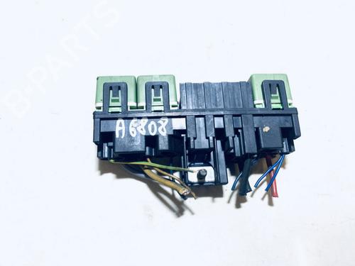 Used Fuse box Fuse box PEUGEOT 307 (3A/C) 1.6 HDi (90 hp) 33084764 33084764