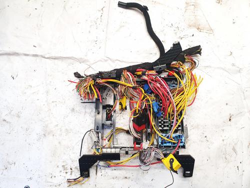 Used Fuse box Fuse box RENAULT ESPACE III (JE0_) 2.2 dCi (JE0K) (130 hp) 32902733 32902733
