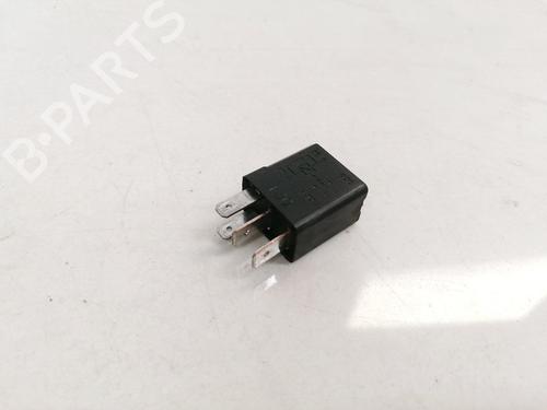 Used Electronic sensor Electronic sensor OPEL ZAFIRA A MPV (T98) 2.0 DI 16V (F75) (82 hp) 33089860 33089860