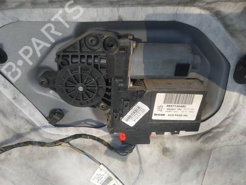 Used Right front window motor Right front window motor 35242759 35242759