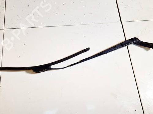 Used Front windshield wiper arm Front windshield wiper arm 32578184 32578184